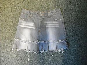 Falda de mezclilla Attitude cintura 29"" largo 14,5"" negra/gris descolorida dama falda de mezclilla - Imagen 1 de 2