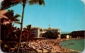 Vtg 1950s Waikiki Beach and Moana Hotel Honolulu Hawaii HI Unused Postcard - Picture 1 of 2