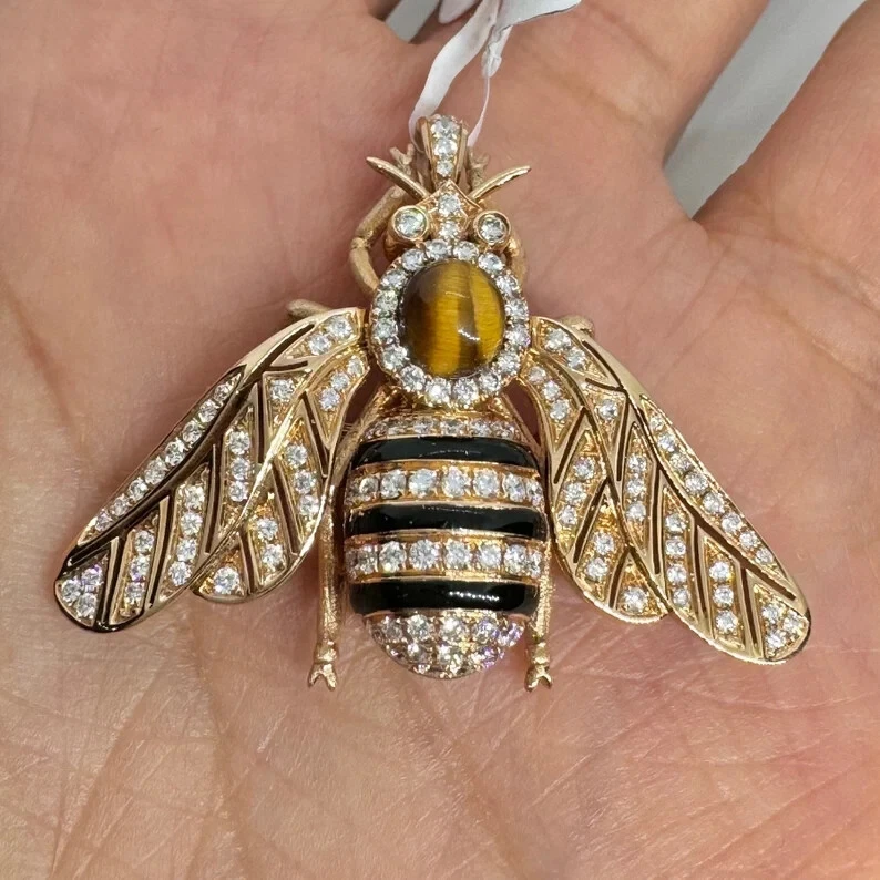 Broche colgante broche abeja miel diamante cultivado en laboratorio corte redondo de 0,78 quilates oro rosa de 14 quilates Foto 1 de 4