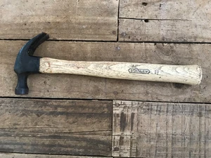 Vintage Stanley #213 Claw Hammer 7 oz. Wood Handle - Picture 1 of 9