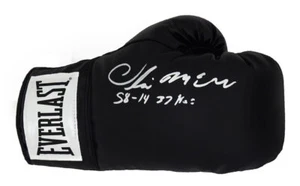 Oliver McCall signierter Everlast Boxhandschuh schwarz mit 58-14, 37 KO's (SCHWARTZ COA) - Bild 1 von 1