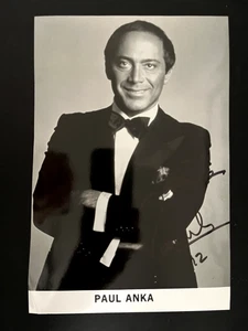 PAUL ANKA - CANADIAN BORN SINGER / SONGWRITER - TOP SIGNED PHOTOGRAPH - Bild 1 von 1