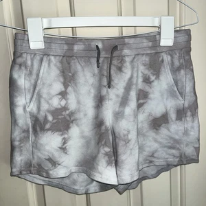 Short fille tout en mouvement gris - Photo 1/6