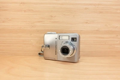 Vintage Kodak EasyShare CD33 3.1MP Camera / 3x Optical Zoom / Silver - Image 1 of 4