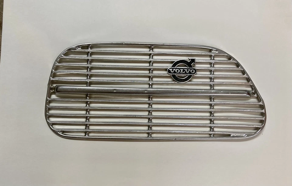 Grelha dianteira Volvo 122 1967 - Imagem 1 de 1