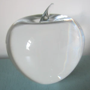 TIFFANY & CO Apple Crystal Clear Glass Paperweight Decor Signed Fruit 3" - Picture 1 of 6