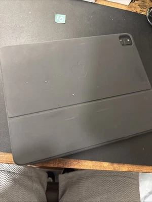 Apple iPad Pro 12.9 3rd Smart Keyboard Folio Genuine OEM A2039 Used C Grade - Image 1 of 4