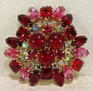 VTG BLAZING GORGEOUS RED CABOCHON~PINK NAVETTE~AB CHATON RS TRIANGLE BROOCH PIN - Picture 1 of 2