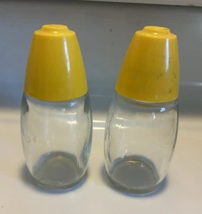Gemco Westinghouse Yellow Top Clear Glass Salt Pepper Set - Picture 1 of 4