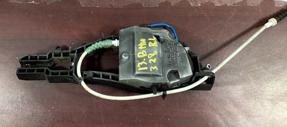 Manija del panel de la puerta exterior trasera izquierda BMW 320I 328I 335I 2013-2016 7332267 OEM. Foto 1 de 4