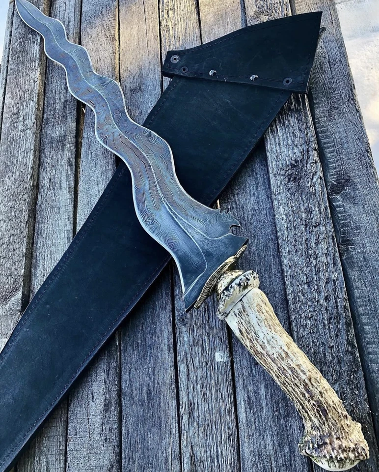 CUCHILLO DAGA KRIS DE ACERO DAMASCO HECHO A MANO PERSONALIZADO - IMPUESTO DE IMPORTACIÓN PAGADO POR EL VENDEDOR Foto 1 de 2