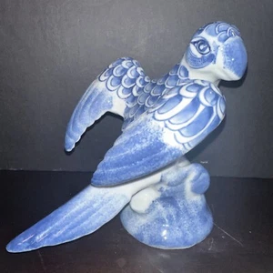 Statuina pappagallo porcellana chinoiserie dipinta a mano vintage blu e bianco 8" - Foto 1 di 7