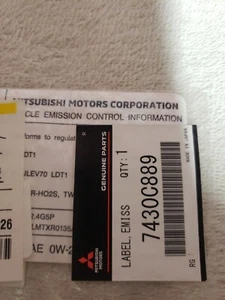 Mitsubishi  2020 Outlander Emissions Label 7430C889 - Bild 1 von 1