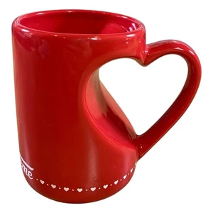 Tazza caffè Krispy Kreme ceramica rossa manico cuore amore San Valentino da collezione - Foto 1 di 7