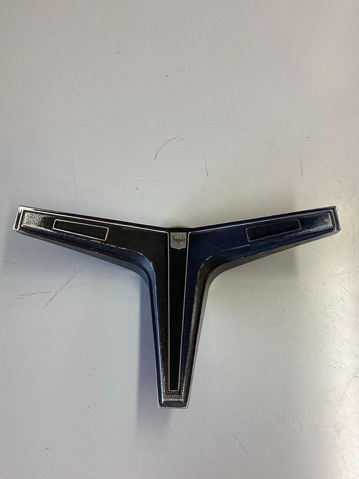 1968 Chevrolet Impala Horn Ring , 9748912 , Chevelle  - Image 1 of 4