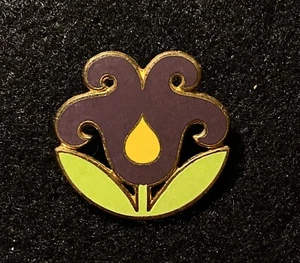 SNOWMASS Purple Flower Ski Pin COLORADO Aspen Skiing Souvenir Resort Travel - Imagen 1 de 3