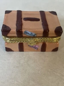 VINTAGE TRAVEL LUGGAGE TRUNK SHAPED  LIMOGES FRENCH PORCELAIN TRINKET BOX #1 - Picture 1 of 5