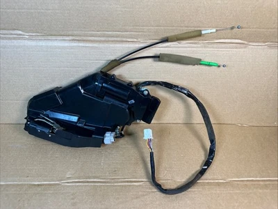 01-06 LEXUS LS430 后方右通行证门锁激活器 原始设备制造商 带软自动关闭 — 第 1/4 张图片