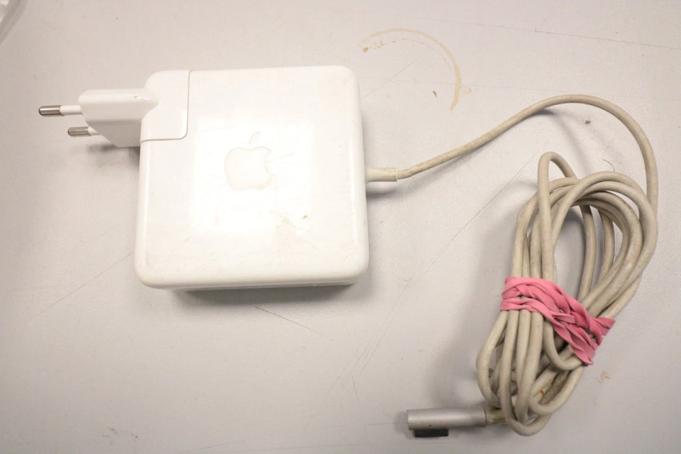 Original Apple MagSafe  85W Power Adapter A1424 MD506Z/A Macbook vom Händler - Bild 1 von 1