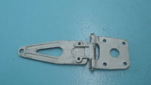 MERCEDES--BENZ  W111  220SE   250SE  COUPE ,  UPPER  LEFT SIDE DOOR  HINGE  - Bild 1 von 8