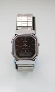 Lorus Men Watch Stainless Steel Silver Stretch WR Black Date Chron Alarm Quartz - Picture 1 of 6