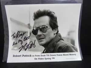 AUTHENTISCHES ROBERT PATRICK (SCHWARZ/WEISS) SEUFZIERTES FOTO 10"X 8" VIDEO SPRIN 256 - Bild 1 von 5