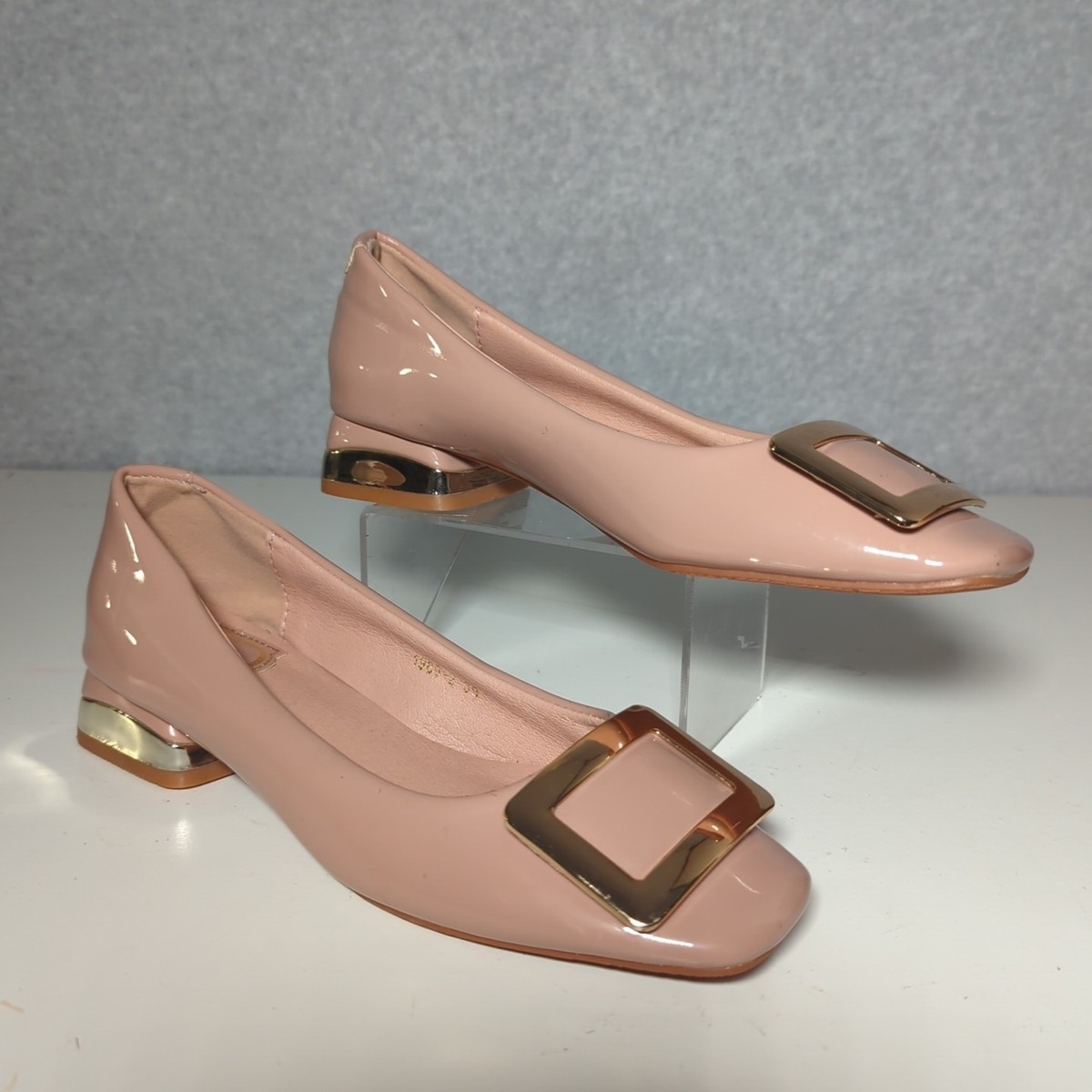 シューズ・サンダルその他 ROGER VIVIER Woman Pumps Blush Pink RVW40040940BSS C211 Efflorescence Pumps in satin Pink Woman RVW41417620RS042M014