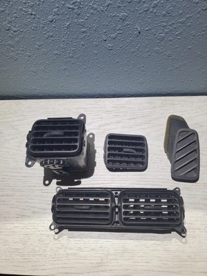 Комплект вентиляционных отверстий для отопителя и кондиционера 99-04 Chevrolet Tracker - Изображение 1 из 4