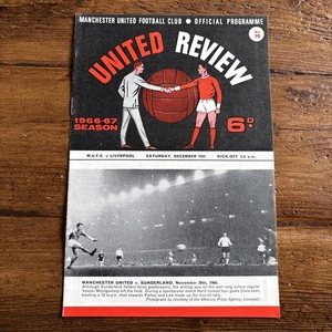 Manchester Utd v Liverpool 66-67 Div 1 ‘Utd Title Winners’ with Token - Picture 1 of 3