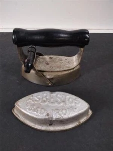 Patente de hierro triste de asbesto 22 de mayo de 1900, mango de madera con mango de pestillo de madera - Imagen 1 de 13