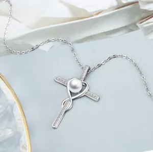 E05 Anhänger mit Kette Perle an Kreuz mit synth. Zirkonia versilbert - Bild 1 von 3