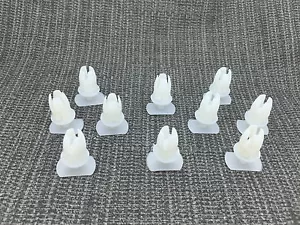 10x Citroen C3 BERLINGO Battitacco Porta, Guarnizione e Striscia Meteo Trim Grommet Clip 8-9mm - Foto 1 di 9