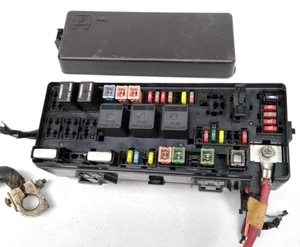 Cargador Chrysler 300 68060006AC Dodge 2005-2010 módulo de caja de fusibles maletero trasero H57 - Imagen 1 de 12