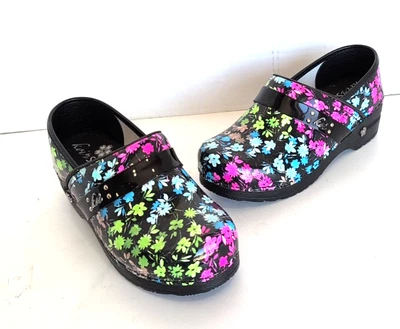 Zuecos sin cordones florales de charol Koi By Sanita varios para mujer talla 36 EE. UU. 4,5/5 Foto 1 de 4