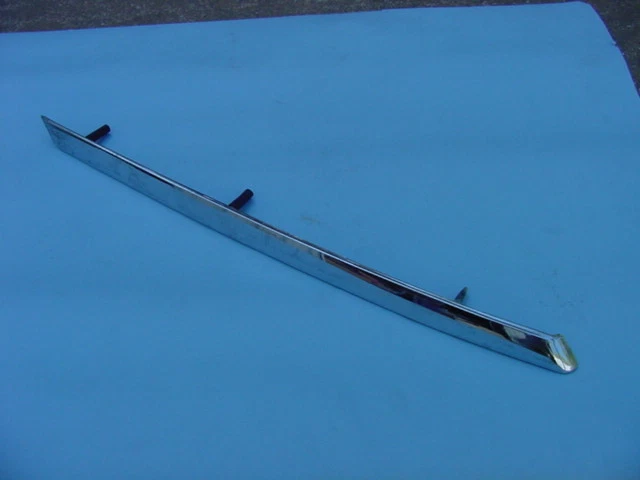 1965 年 1966 年纽约客 2 或 4 门硬顶 NOS MoPar C 柱下模 Chryco — 第 1/1 张图片