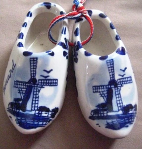 Delft Blue Porcelain Hand Painted Holland Pair Of Mini Clogs Dutch Shoes 3" long - Picture 1 of 5