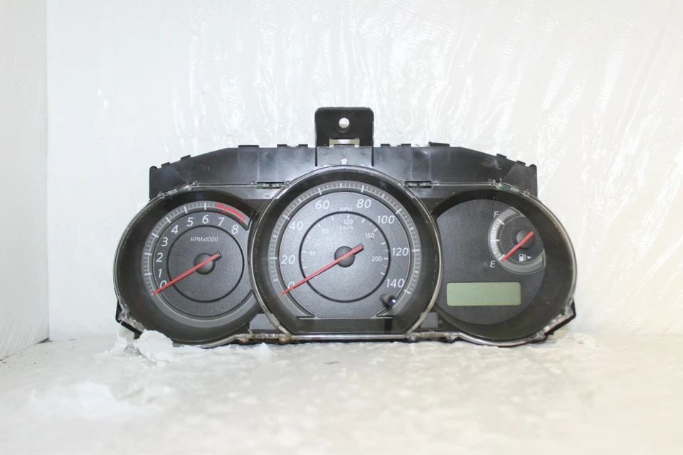 Cuadro de instrumentos velocímetro medidores del panel de instrumentos Nissan Versa 2012 60.082 millas Foto 1 de 4