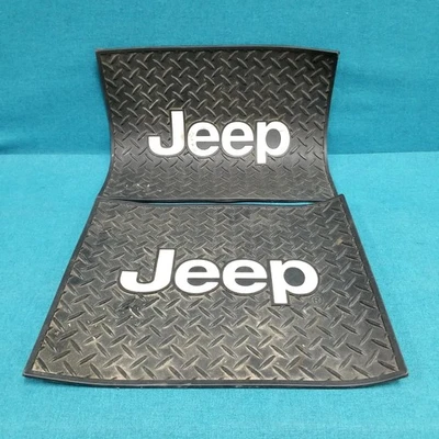 2 черных резиновых задних напольных коврика с логотипом Jeep 16,5 x 13,5 дюйма  - Изображение 1 из 4