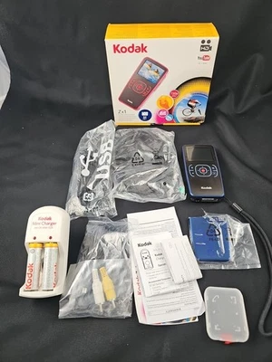 Kodak ZX1 Pocket Video Camera & Photo Camera Blue 720p HD YouTube in Box TESTED - Image 1 of 4