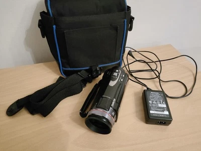 PANASONIC HDC-TM900 FHD1080/50p 14.2MP O.I.S.  3MOS Built-in 32GB 3.5inc Screen - Image 1 of 4