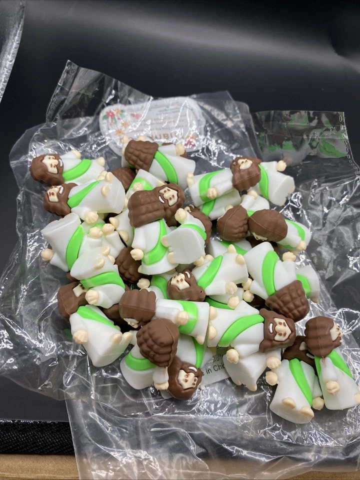 32 Figuras de Jesús Pequeño a Granel Mini Estatuillas de Jesús Pequeñas Pequeñas Goma Verde Foto 1 de 1