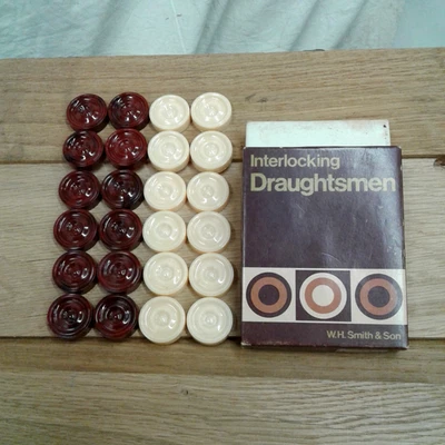 Vintage W H Smith & son Interlocking Draughtsmen, Draught Set , un used     - Image 1 of 4