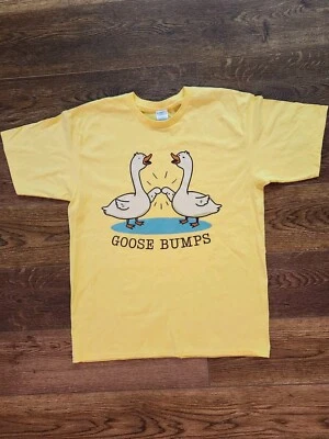 Camiseta amarilla gráfica divertida de Halloween nudillos gansos grandes protuberancias de ganso para hombre Foto 1 de 4