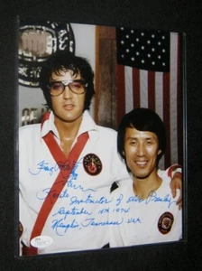 Orig KANG RHEE SIGNED 8X10 ELVIS PRESLEY 8th Degree Black Belt Test Photo JSA #3 - Picture 1 of 2