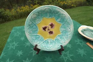 Victorian Majolica Leaf & Berries Serving Dish Bowl Blue Border 10" Dia 1 7/8" T - Picture 1 of 13