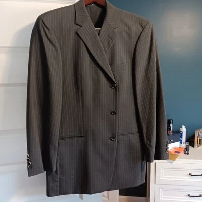 MINT! HUGO BOSS Men’s Suit 44R Grey w/Tan Pinstripes 3-Button Single Pleat 38W - Image 1 of 4