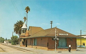 The Santa Fe Railroad Train Station Street View Perris,CA Vtg 1960's Postcard - Picture 1 of 2