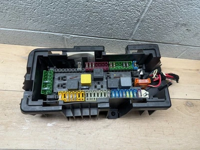 MÓDULO CARCASA CAJA FUSIBLES MALETERO TRASERO MERCEDES BENZ GL550 GL63 13-16 Foto 1 de 4