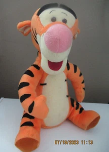 Disney Tigger Chat Pal 1999 Talking Toy - Picture 1 of 5