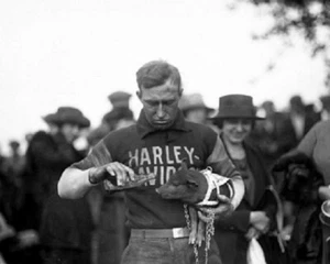 1920 Harley-Davidson Racer Ray Weishaar Hog Beer Mascot 8x10 Photo 22 - Picture 1 of 2